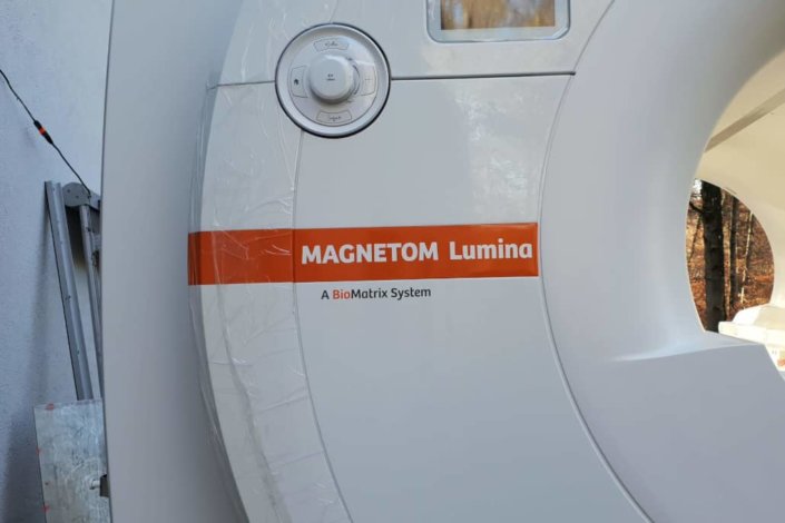 Radiologie München neues Lumina 3 Tesla – Einbau Detail