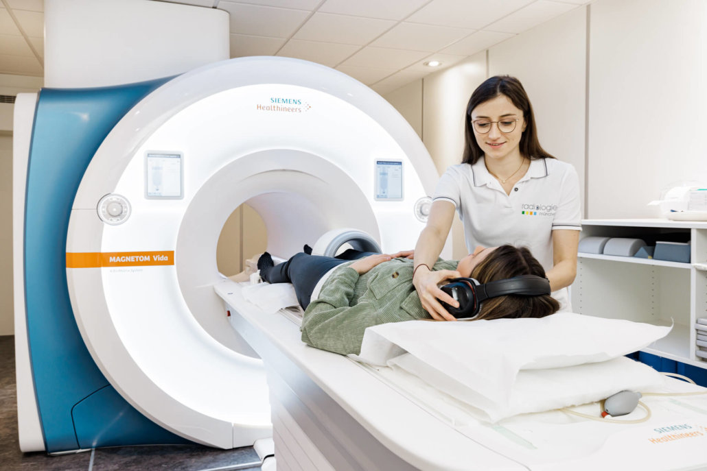 MRT - Patientenversorgung mit Gehörschutz